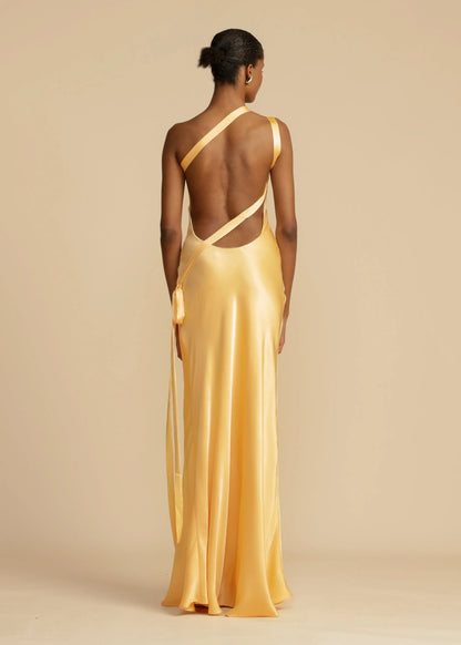 Amelia | Elegantes Maxikleid aus Satin mit asymmetrischen Trägern für Damen